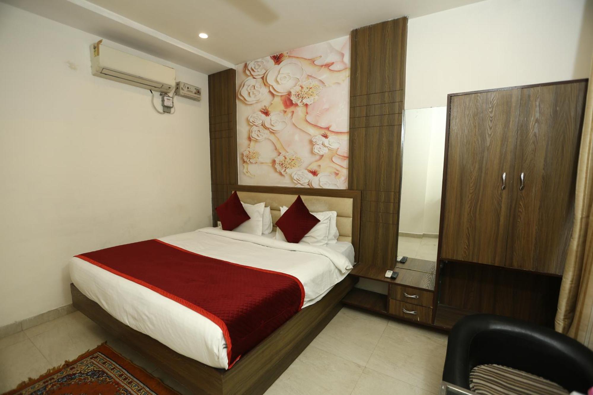 24 Hotel & Resort Agra  Eksteriør bilde