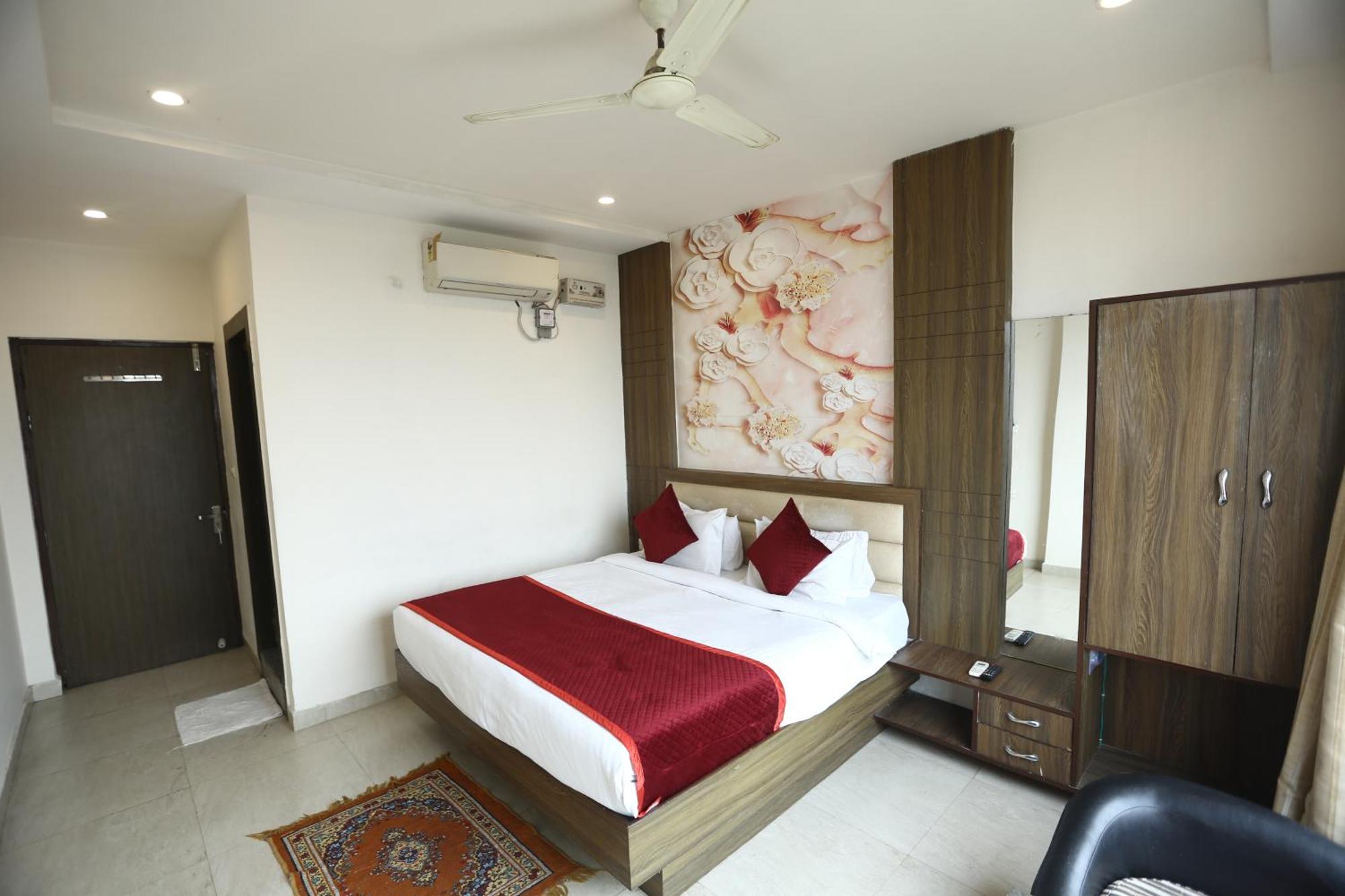24 Hotel & Resort Agra  Eksteriør bilde