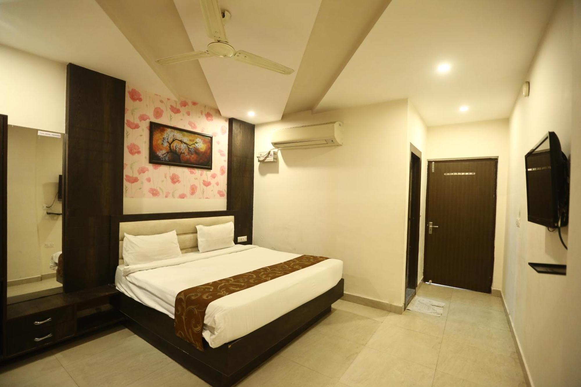 24 Hotel & Resort Agra  Eksteriør bilde