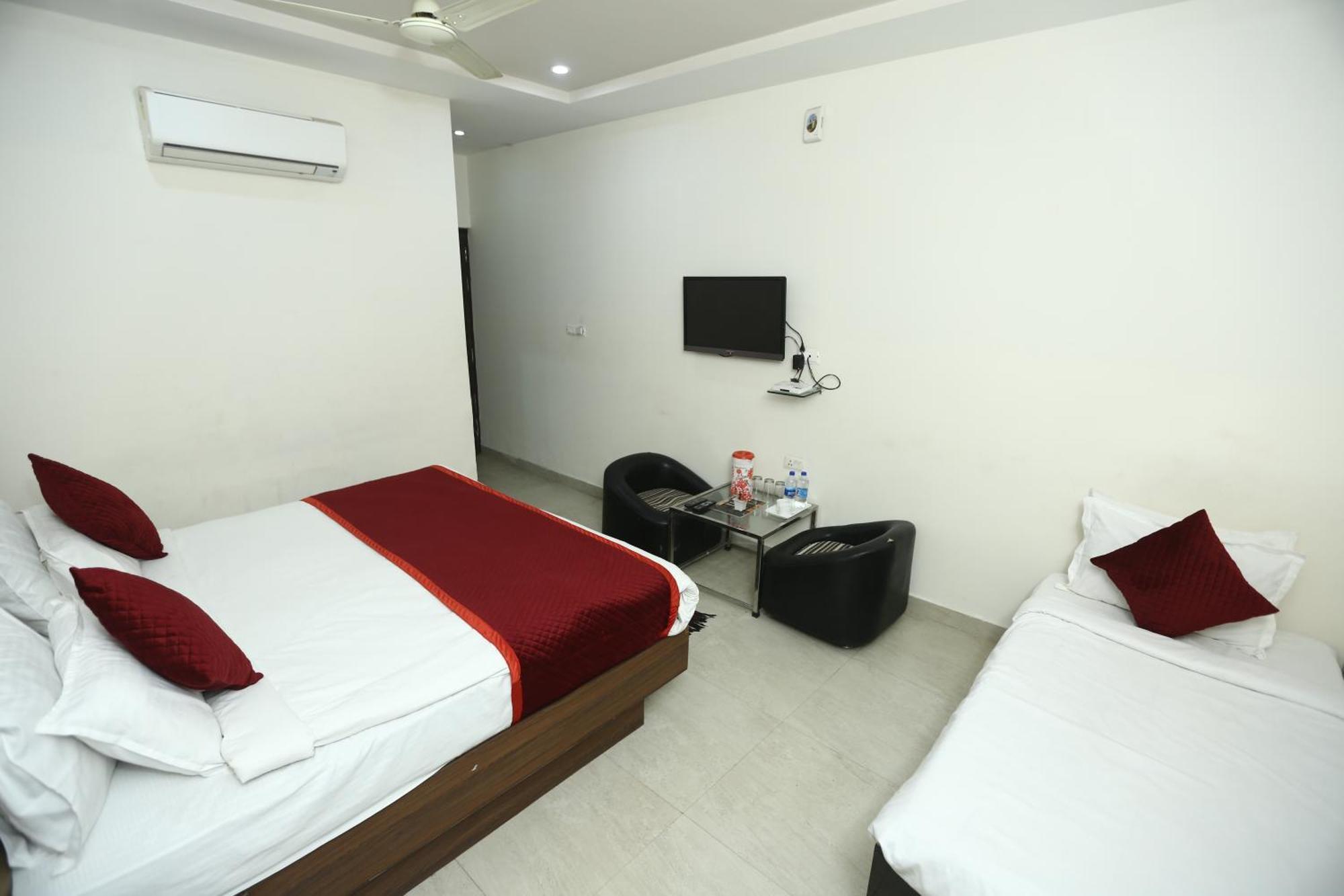 24 Hotel & Resort Agra  Eksteriør bilde