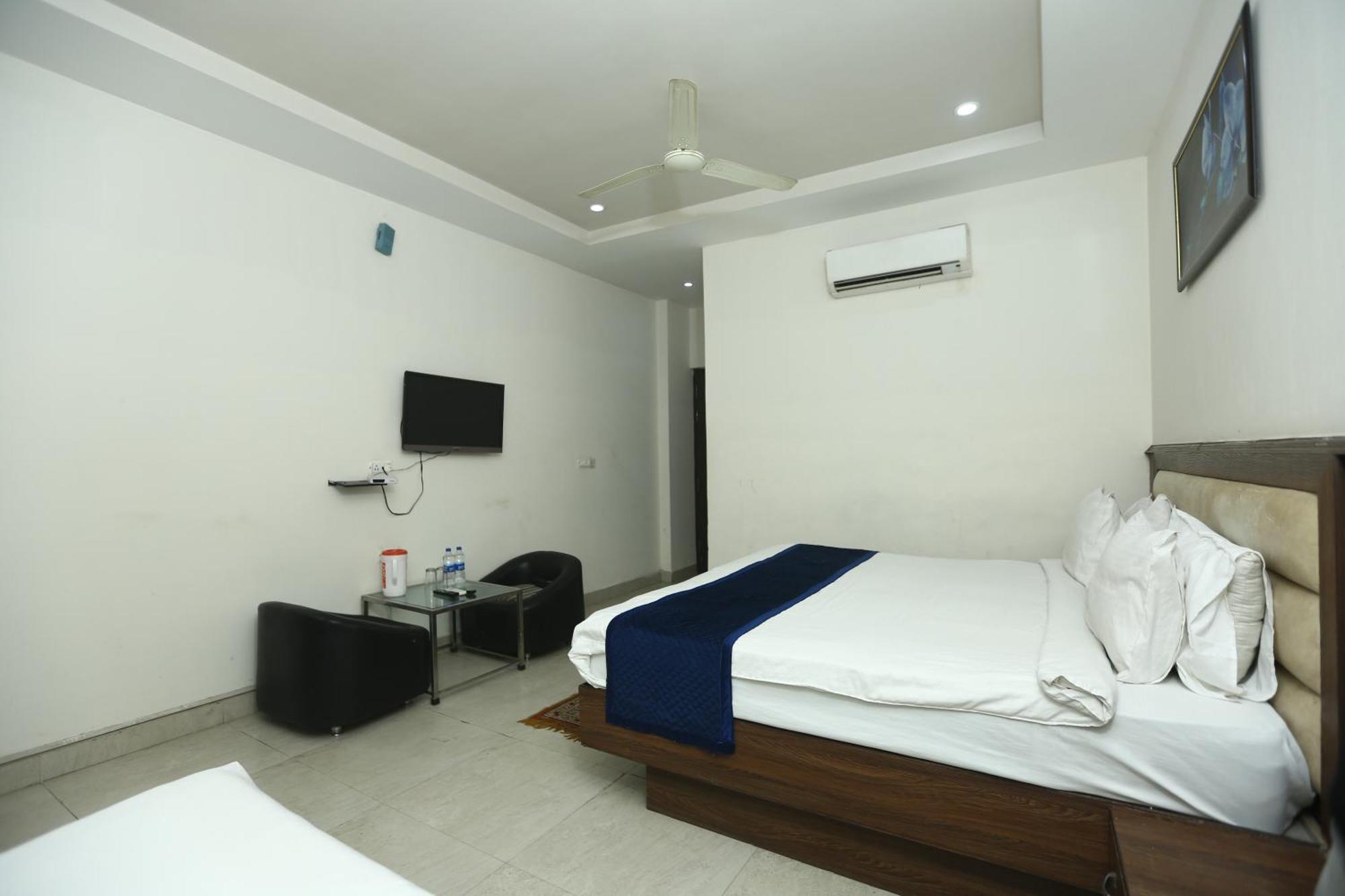 24 Hotel & Resort Agra  Eksteriør bilde