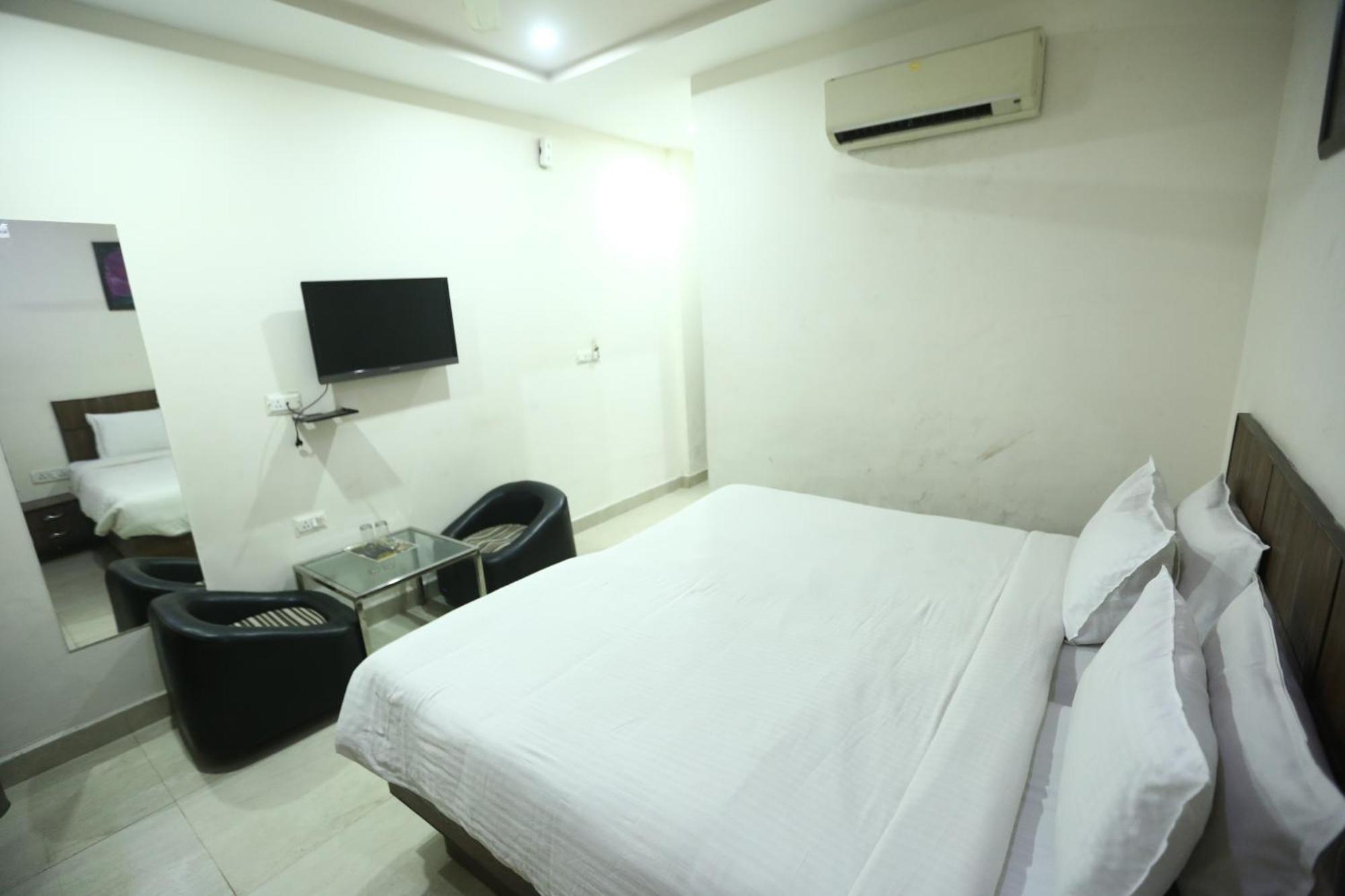 24 Hotel & Resort Agra  Eksteriør bilde